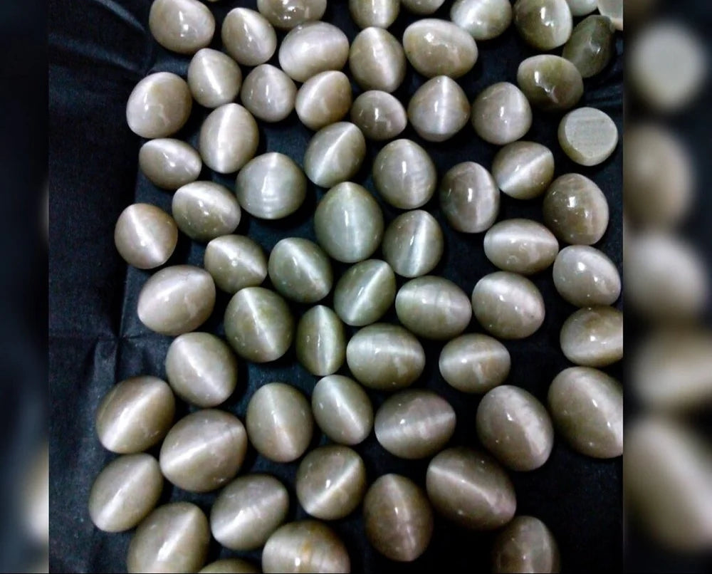 Cats Eye Gemstone (1 carat)