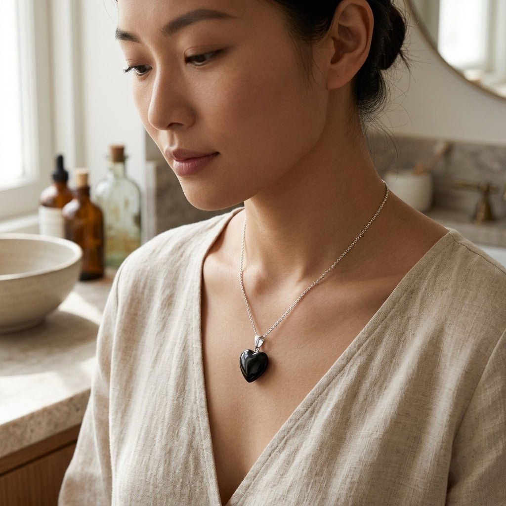 Black Tourmaline Heart Pendant - GOOD HABITSS